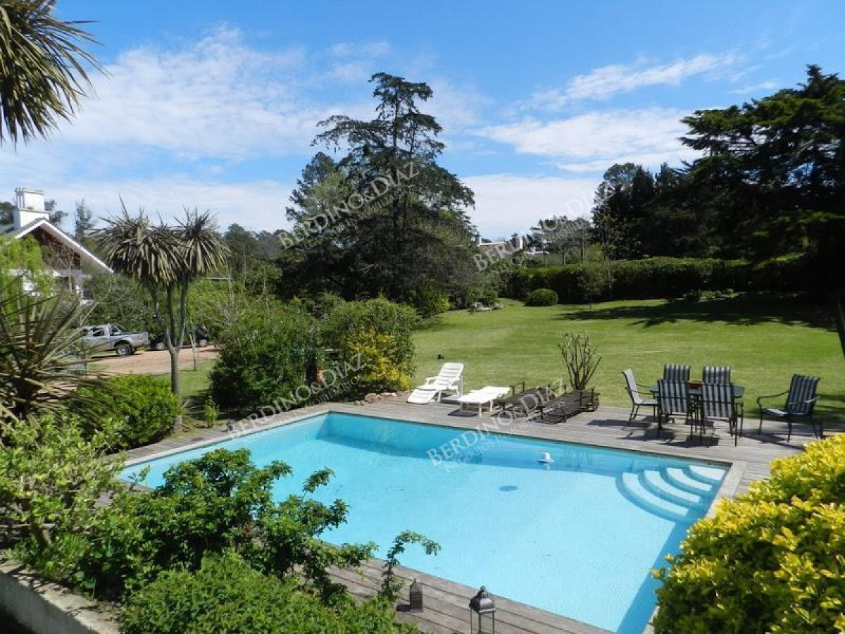 Casa ID.2179 - Hermos quincho en venta con 5000 m2 de terreno Golf 