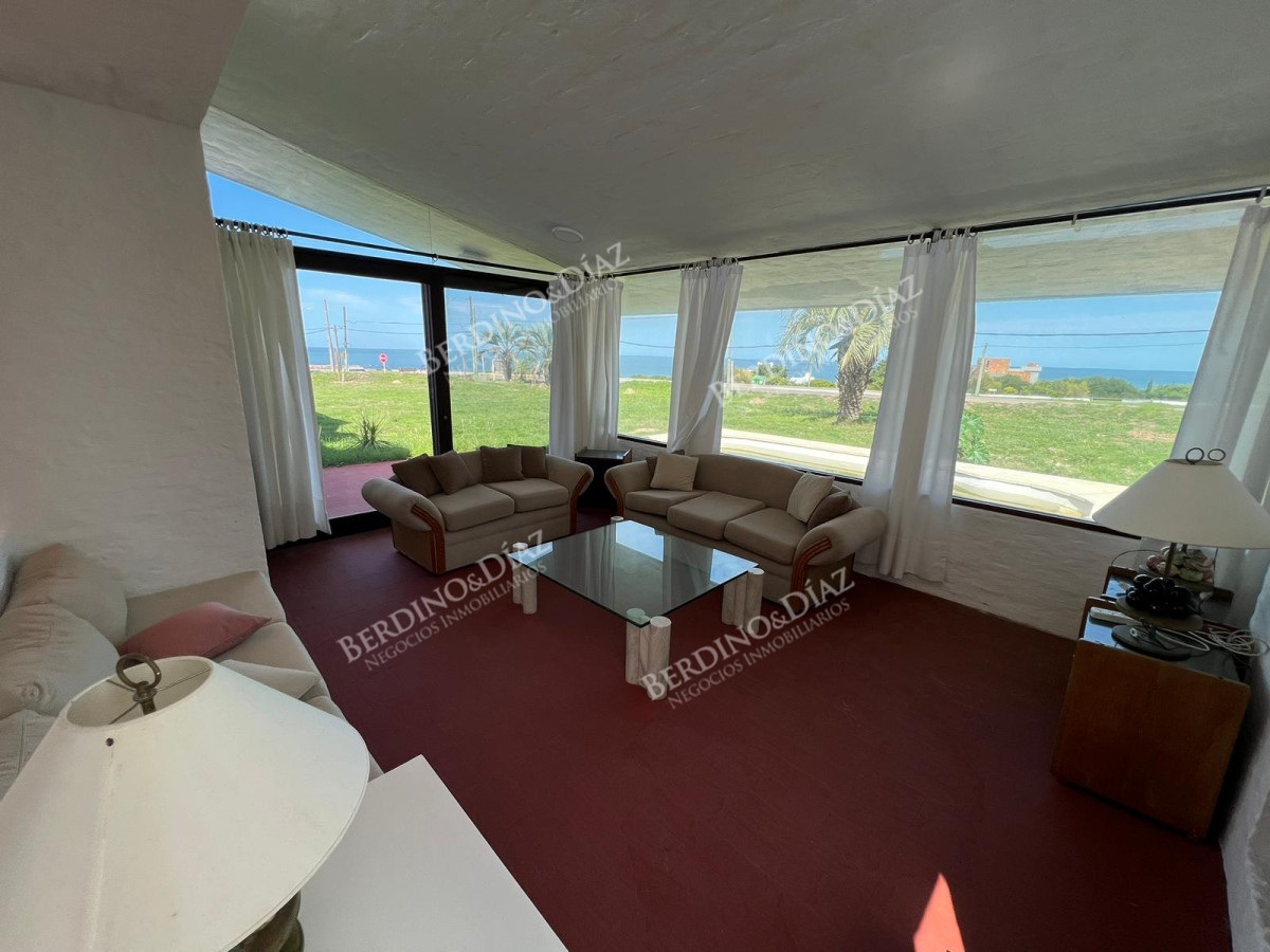 Casa ID.1760 - Hermosa Casa en venta frente al mar Punta del Este 
