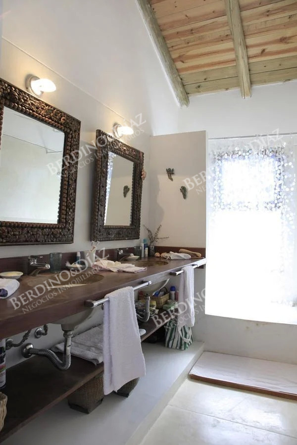 Casa ID.2215 - Casa en piedra venta frente al mar Manantiales