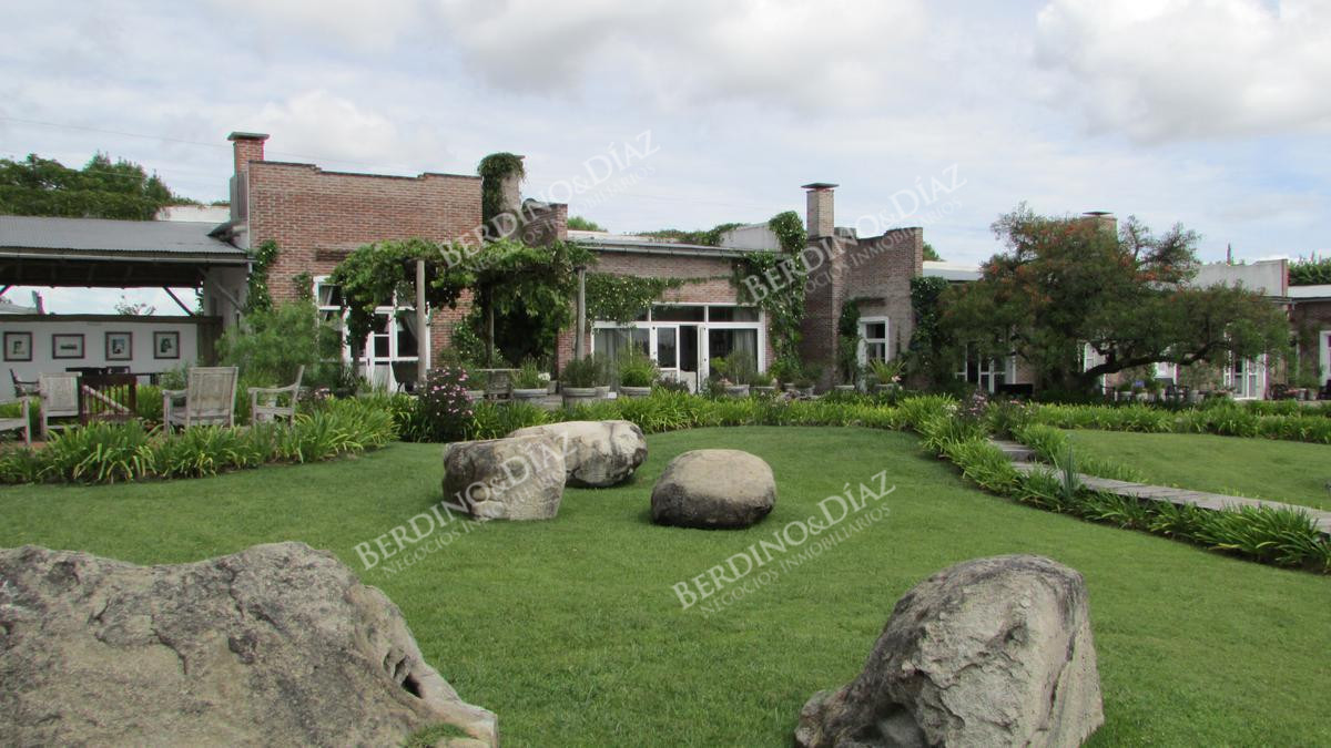 Casa ID.2202 - SUSPENDIDA DE VENTA Espectacular Residencia en Pueblo Garzon