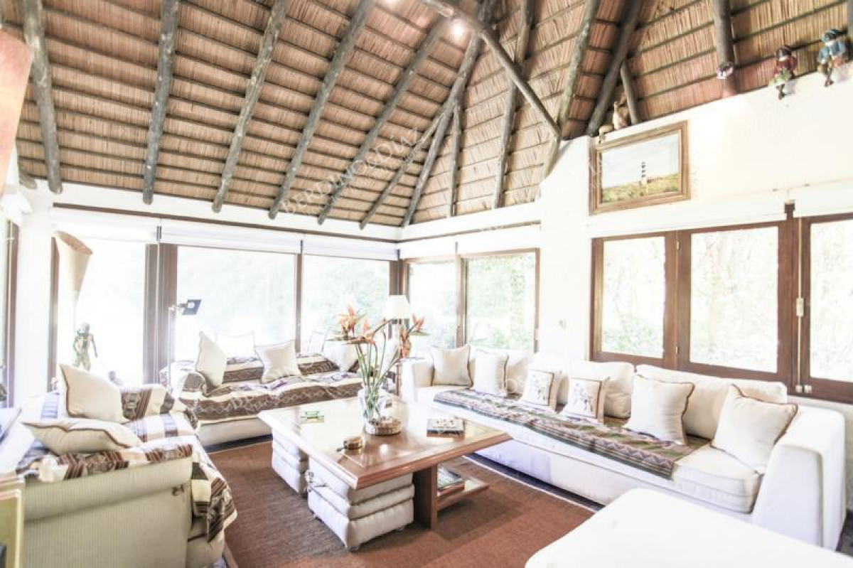 Casa ID.2179 - Hermos quincho en venta con 5000 m2 de terreno Golf 