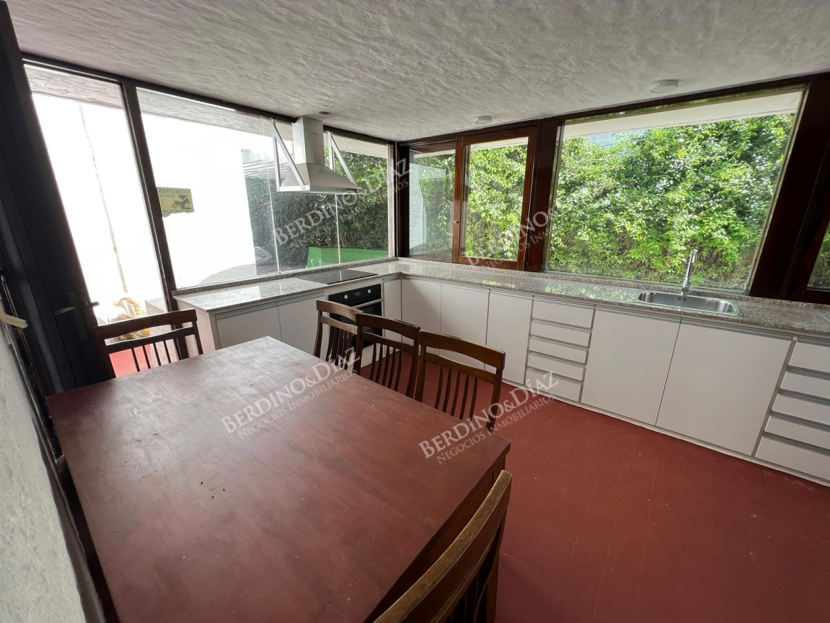 Casa ID.1760 - Hermosa Casa en venta frente al mar Punta del Este 