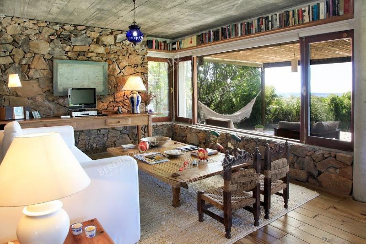 Casa ID.2215 - Casa en piedra venta frente al mar Manantiales
