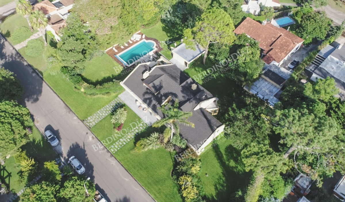 Casa ID.235 - Residencia muy cerca de la Playa Mansa en Punta del Este