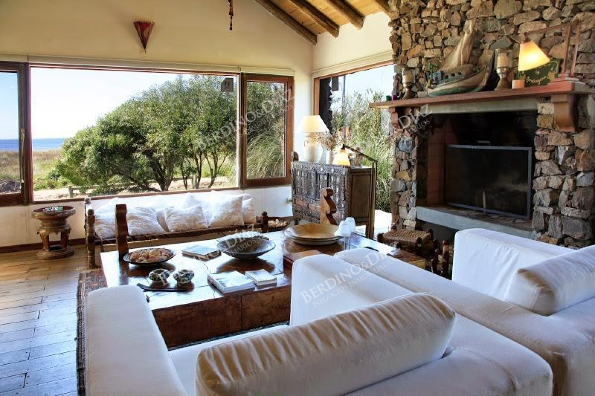 Casa ID.2215 - Casa en piedra venta frente al mar Manantiales