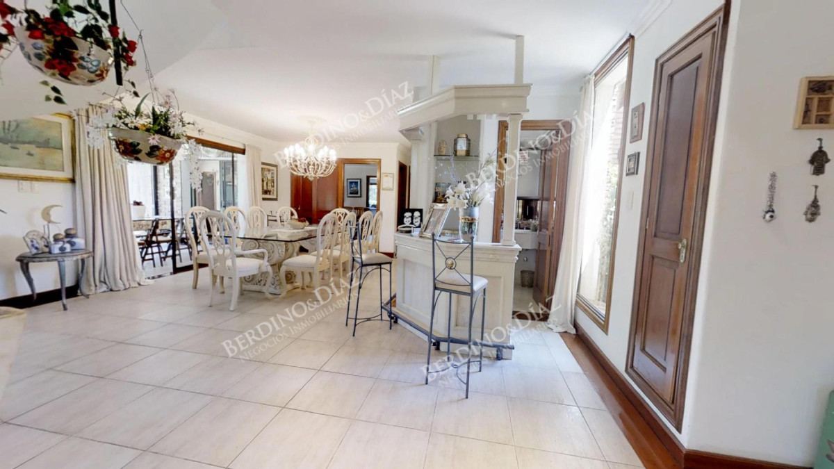 Casa ID.343 - Espectacular Masión  a 100 metros de Playa Mansa