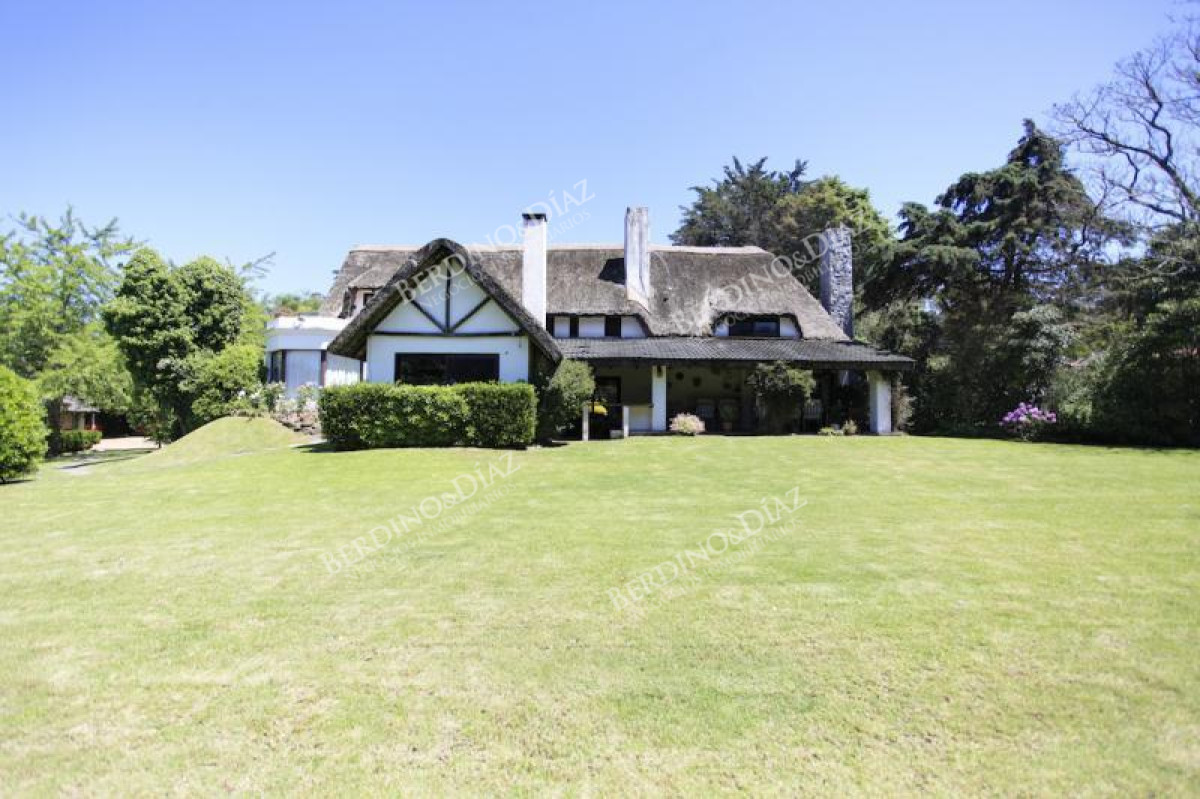 Casa ID.2179 - Hermos quincho en venta con 5000 m2 de terreno Golf 