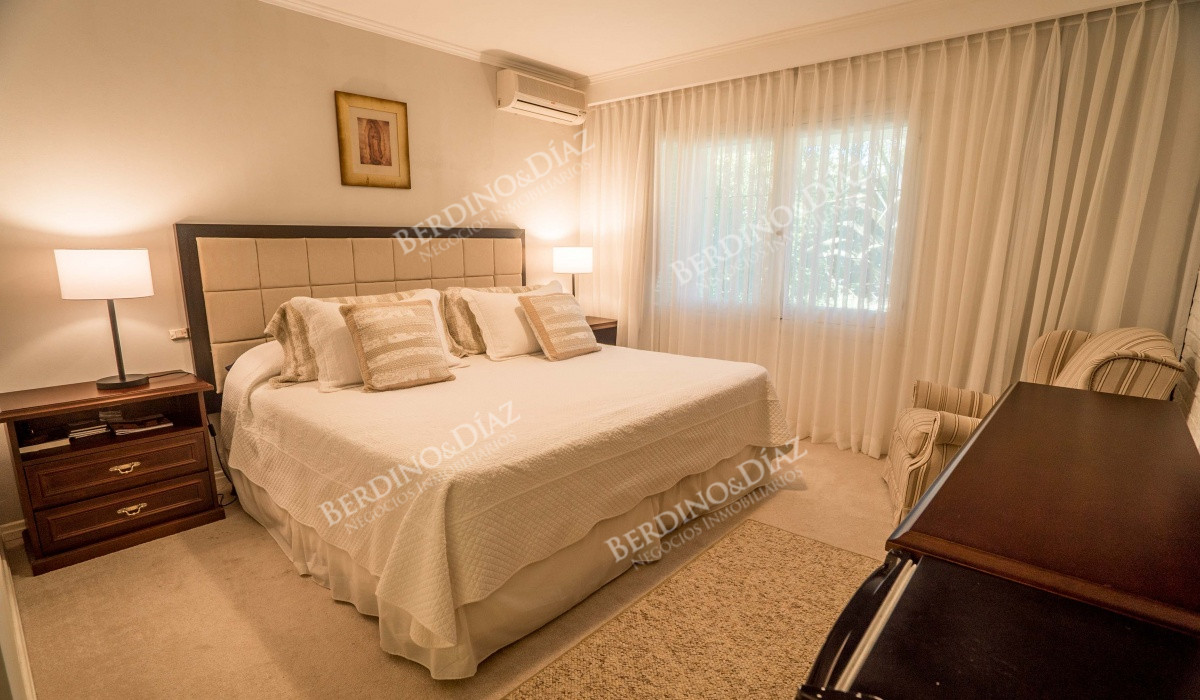 Casa ID.235 - Residencia muy cerca de la Playa Mansa en Punta del Este