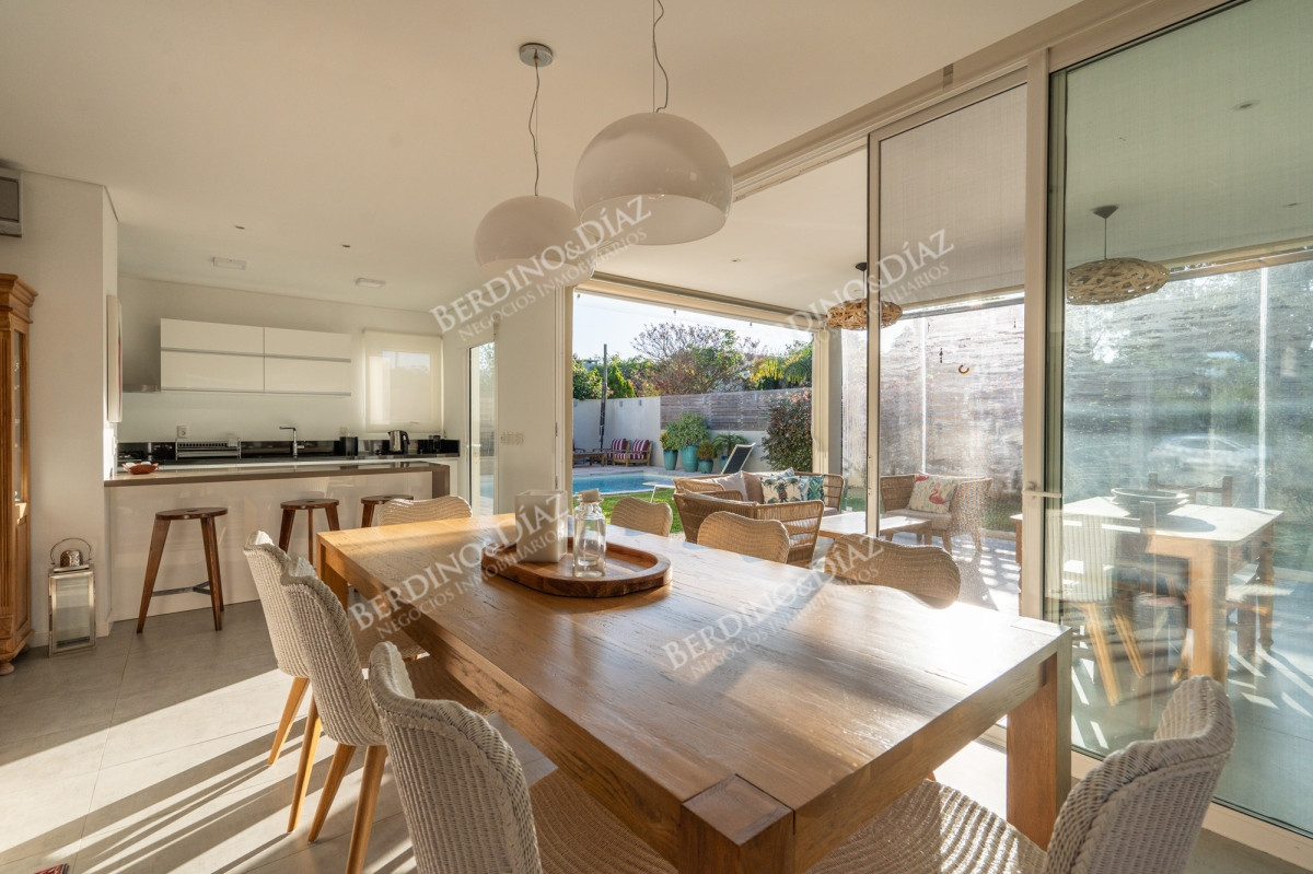 Casa ID.2422 - Casa moderna en venta en Rincon del Indio