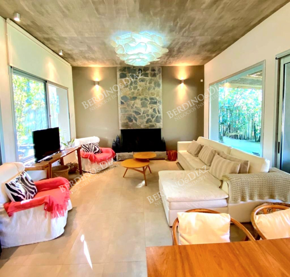 Casa ID.157 -  Casa Espectacular de 4 Suites en Playa Brava