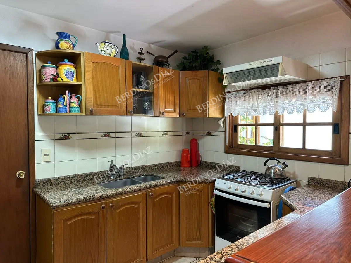 Casa ID.2820 - Casa en  venta en Playa Mansa
