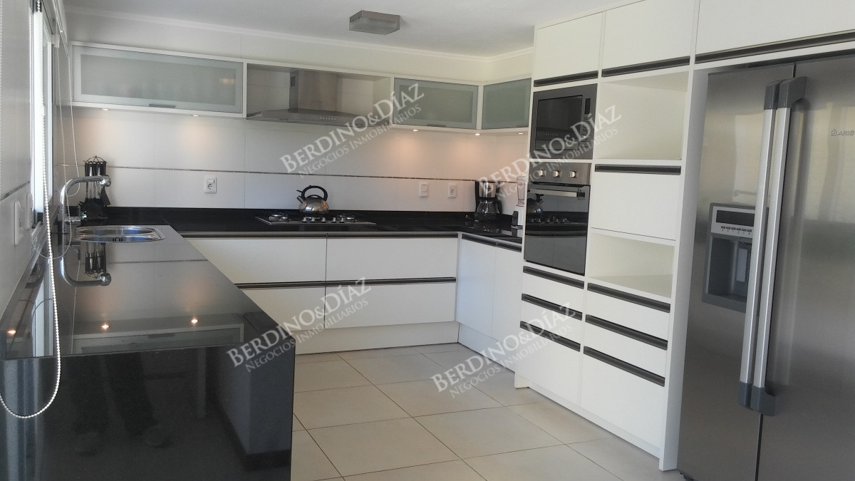 Casa ID.398 -  Casa en venta en Paradas a tan solo metros de Playa Mansa