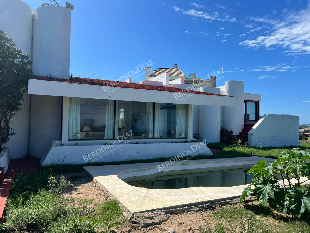 Casa ID.1760 - Hermosa Casa en venta frente al mar Punta del Este 