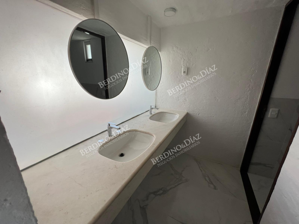 Casa ID.1760 - Hermosa Casa en venta frente al mar Punta del Este 
