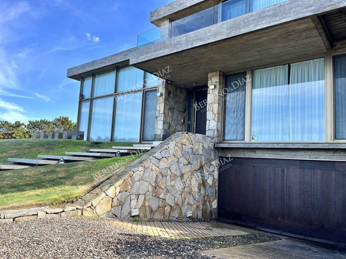 Casa ID.2334 - Casa frente al Mar en venta en Montoya espectacular 3 niveles