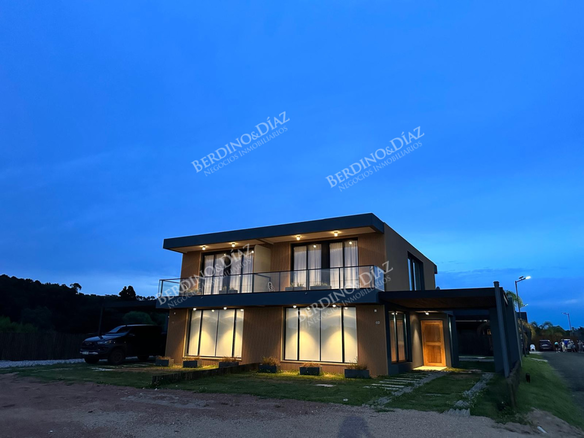 Casa ID.2858 - Casa a estrenar sin muebles en Las Grutas Village 3 dormitorios 