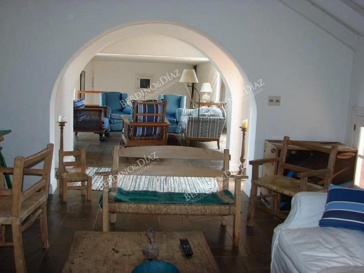 Casa ID.2176 - Casa de diseño italiano en venta en La Barra