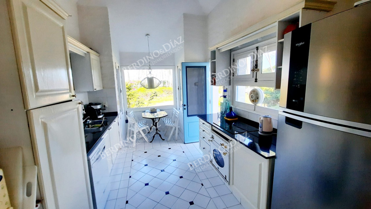 Casa ID.851 - Casa en venta cerca del mar y con vista  en La Barra 