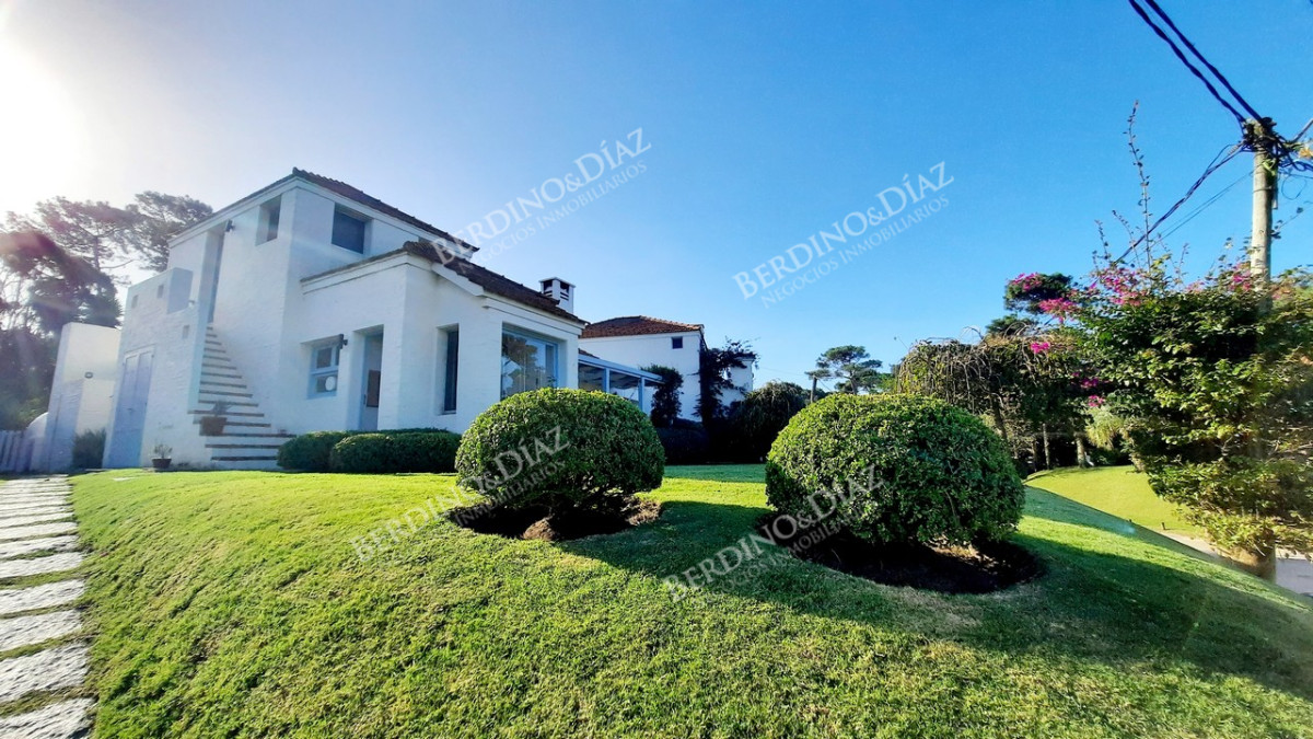 Casa ID.851 - Casa en venta cerca del mar y con vista  en La Barra 