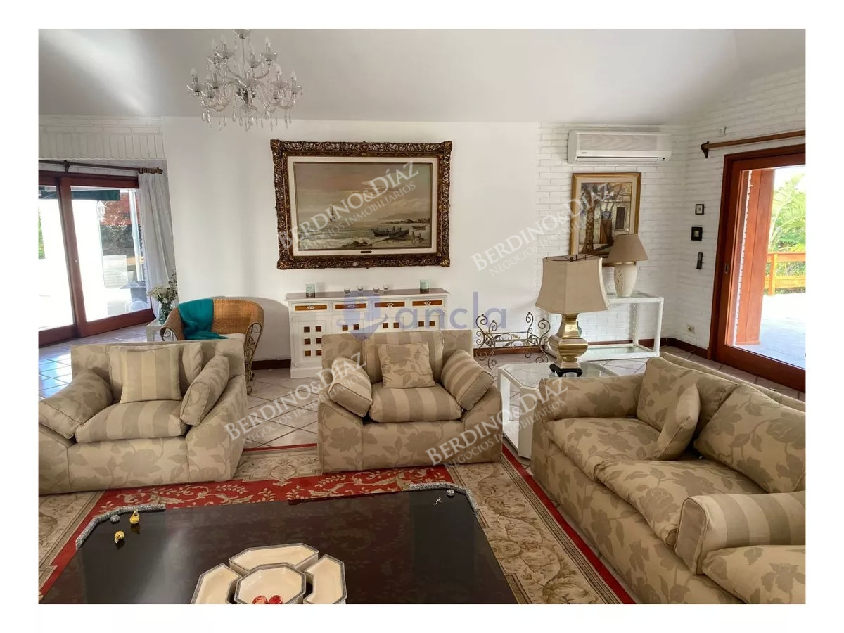 Casa ID.1598 - Casa espectacular en venta  Playa Mansa