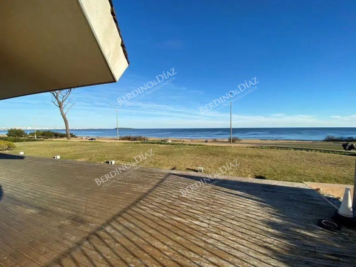 Casa ID.887 - Espectacular Casa Frente al Mar en Punta del Este