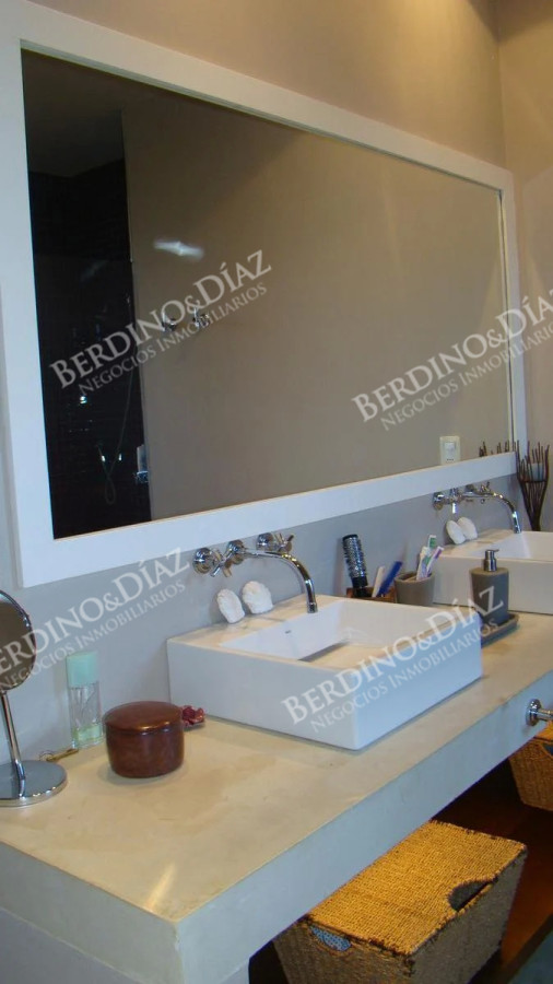 Casa ID.2131 - Casa en venta de 6 dormitorios en el Quijote La Barra