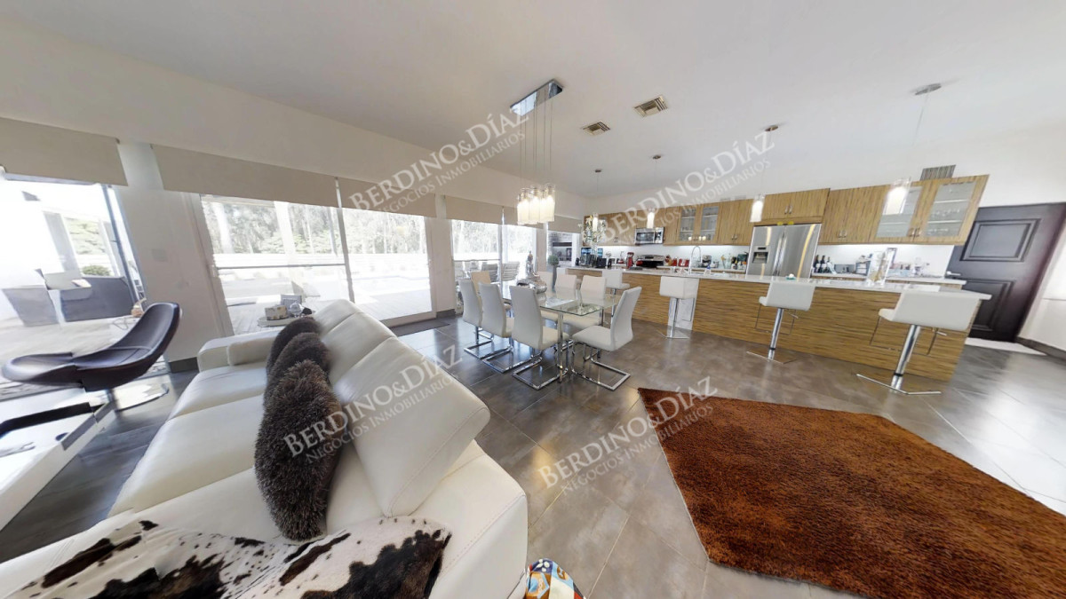 Casa ID.139 -  Casa en venta  Zona Burnet Pinares de Punta del Este