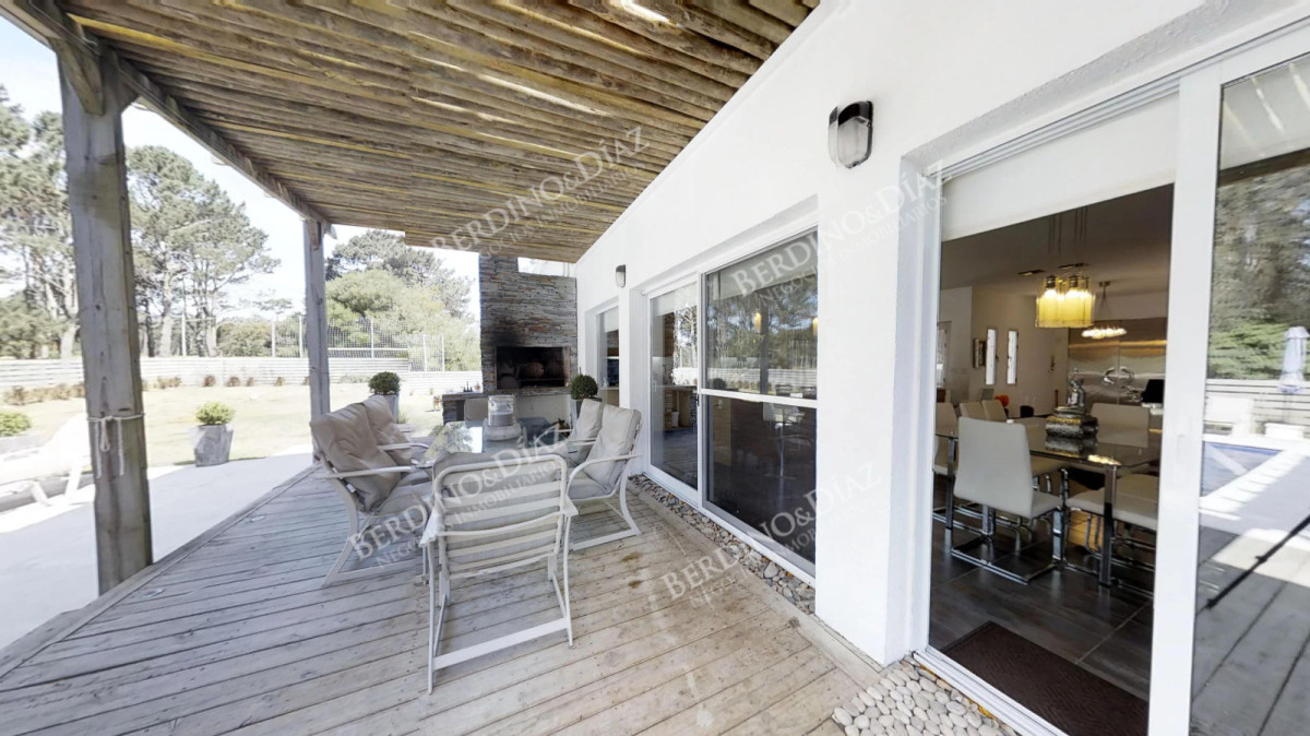 Casa ID.139 -  Casa en venta  Zona Burnet Pinares de Punta del Este