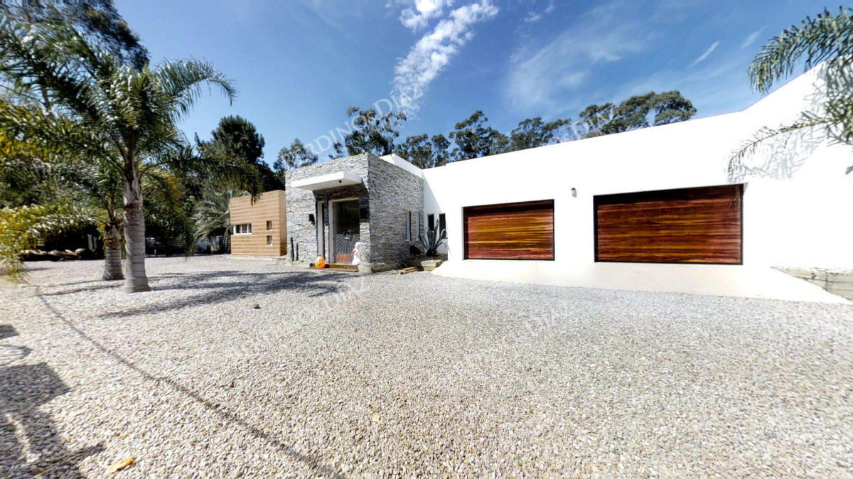 Casa ID.139 -  Casa en venta  Zona Burnet Pinares de Punta del Este