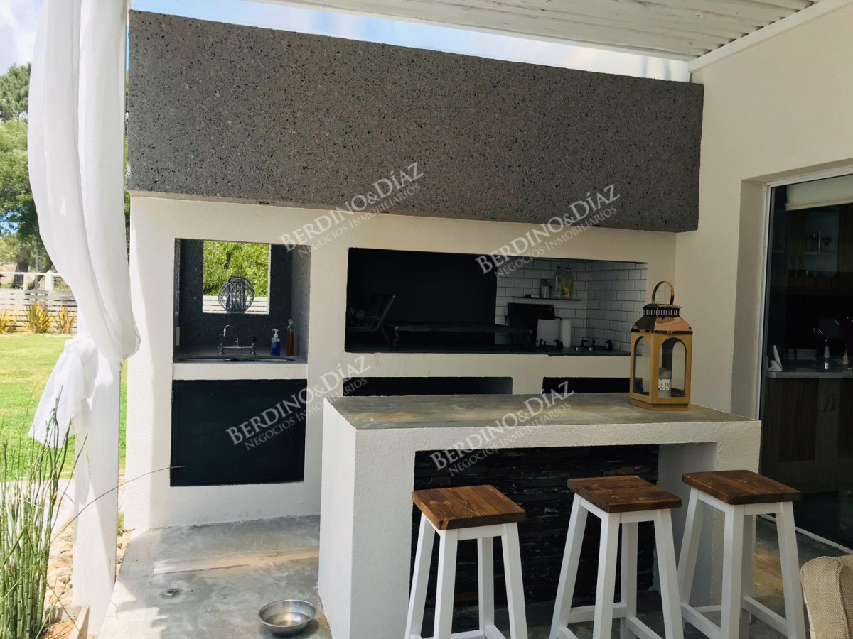 Casa ID.139 -  Casa en venta  Zona Burnet Pinares de Punta del Este