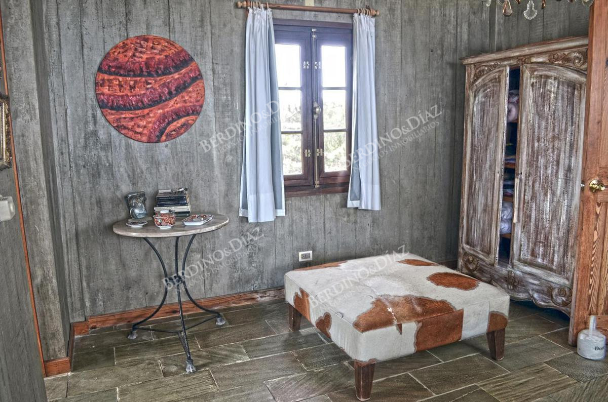 Casa ID.1238 - CASA MODERNA DE PIEDRA EN MANANTIALES