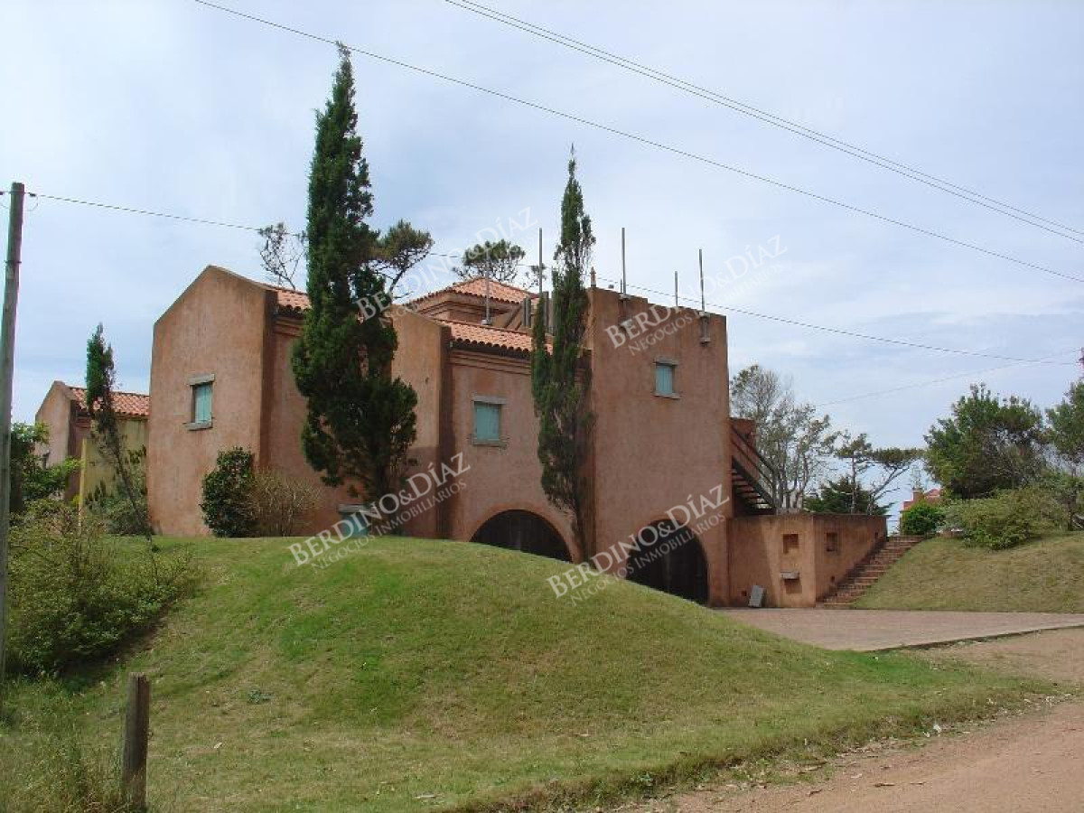 Casa ID.2176 - Casa de diseño italiano en venta en La Barra