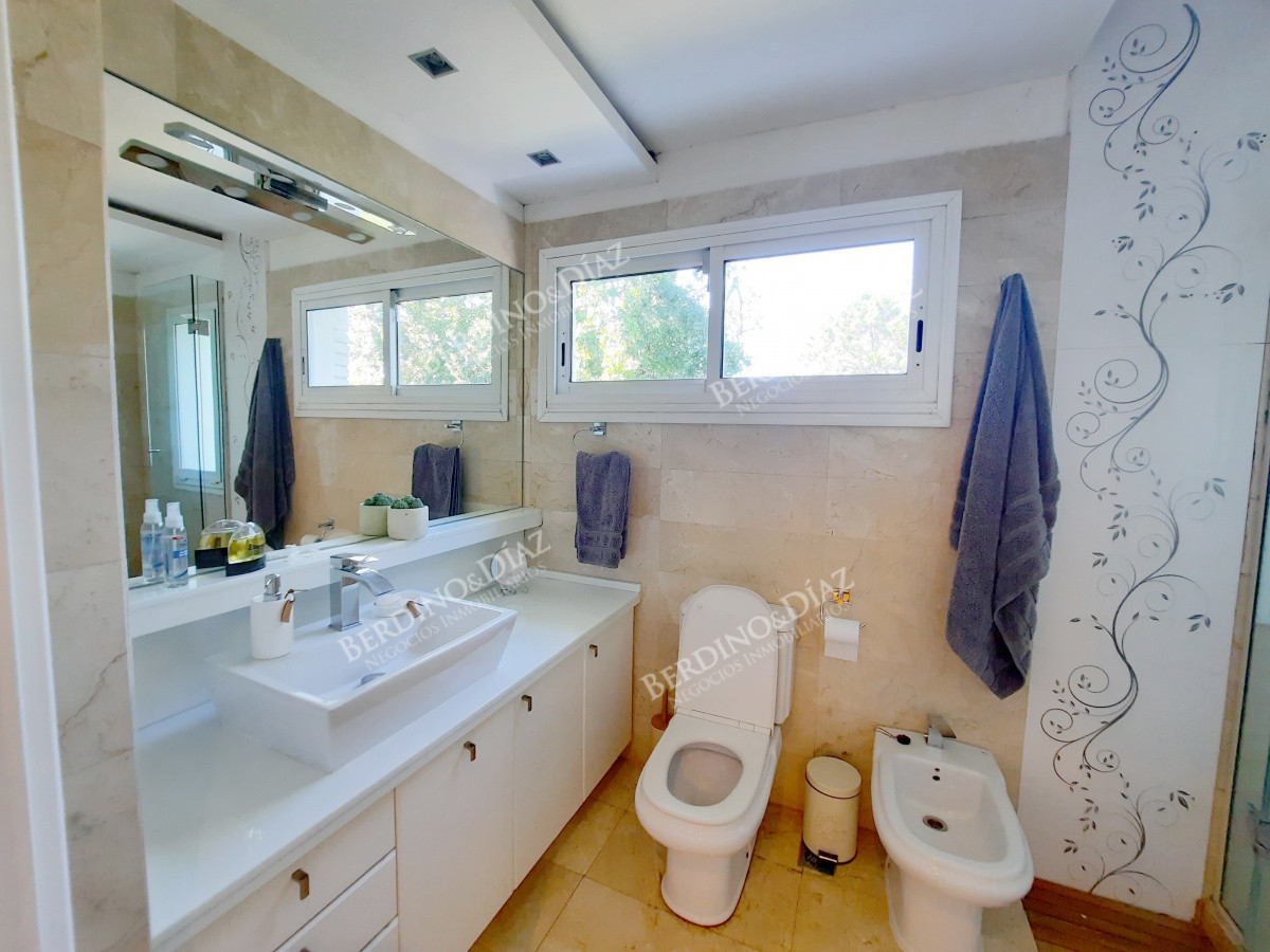 Casa ID.1378 - Mansion  en venta en Barrio Golf  