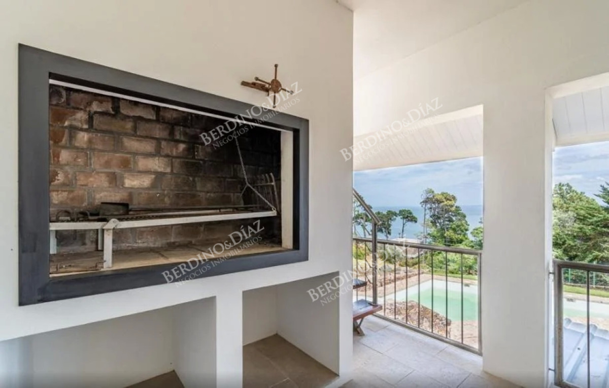 Casa ID.2228 - Espectacular casa en piedra venta Punta Ballena con vista al mar