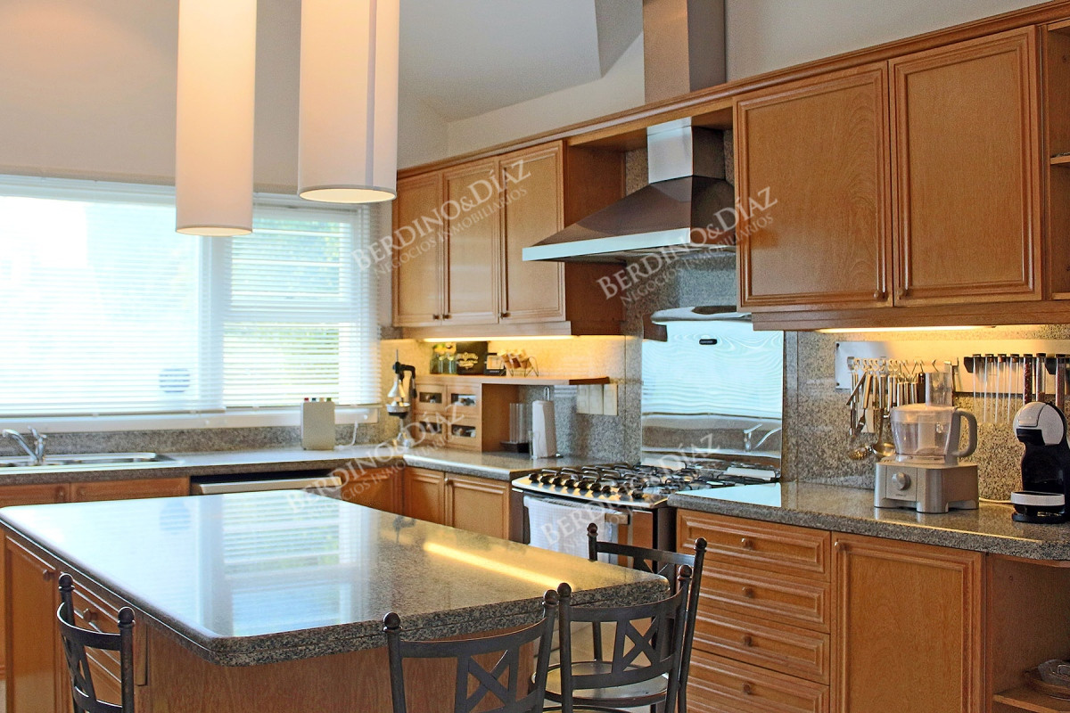 Casa ID.2397 - Magnifica propiedad en venta Playa Mansa