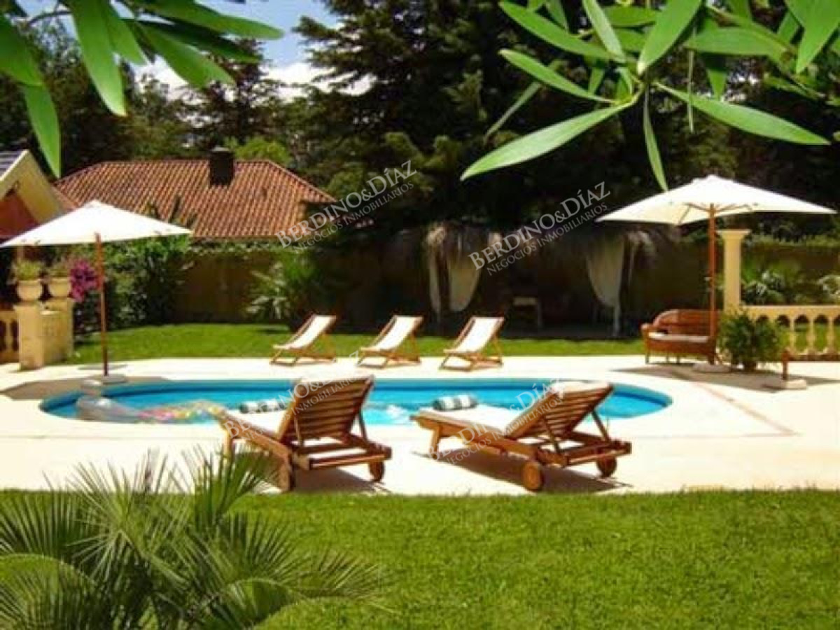 Casa ID.2192 - Casa en venta Barrio Beverly Hills