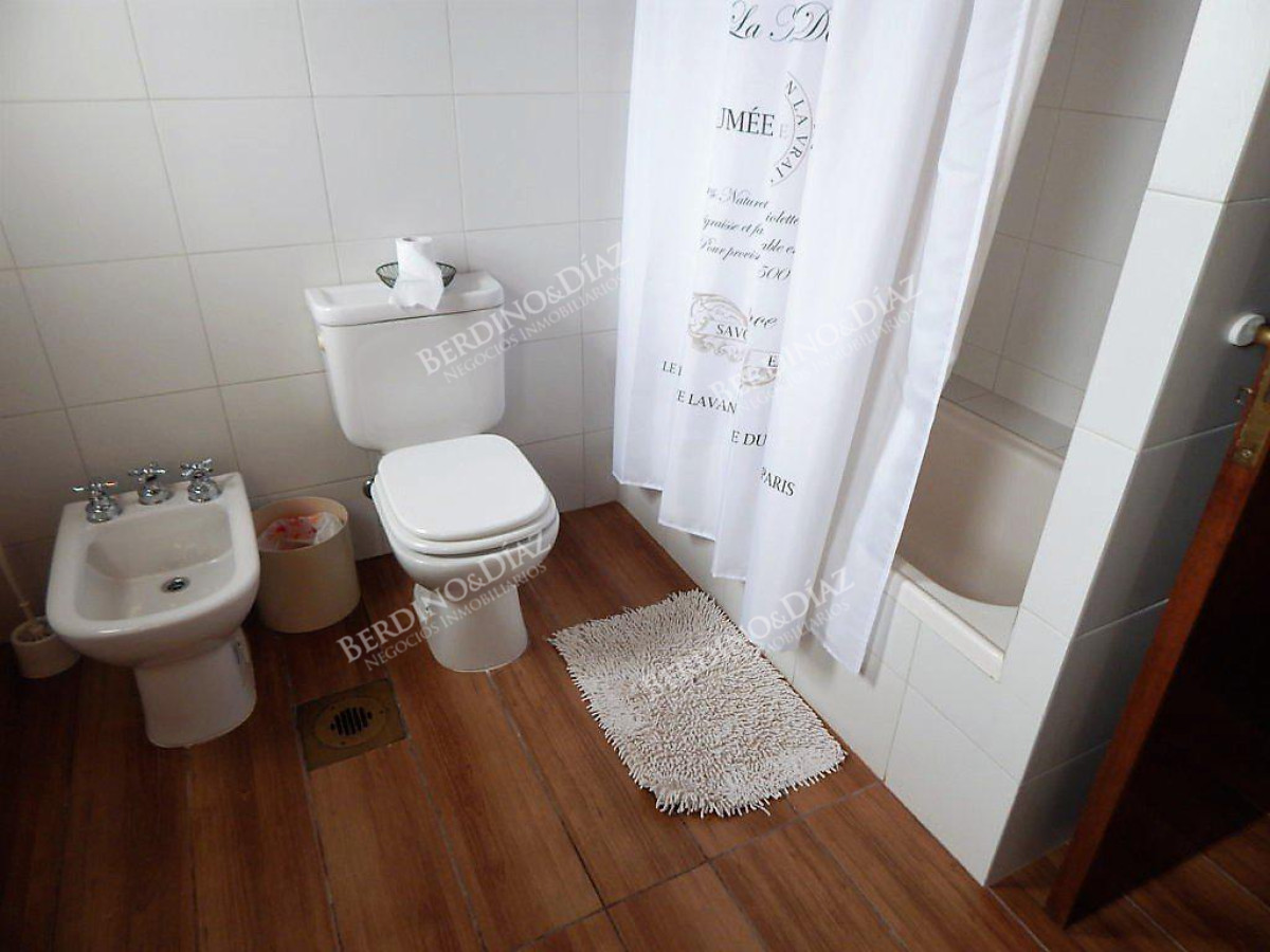 Casa ID.25 -  Casa Estilo Tradicional Ubicada en la Zona mas Exclusiva de Punta del Este