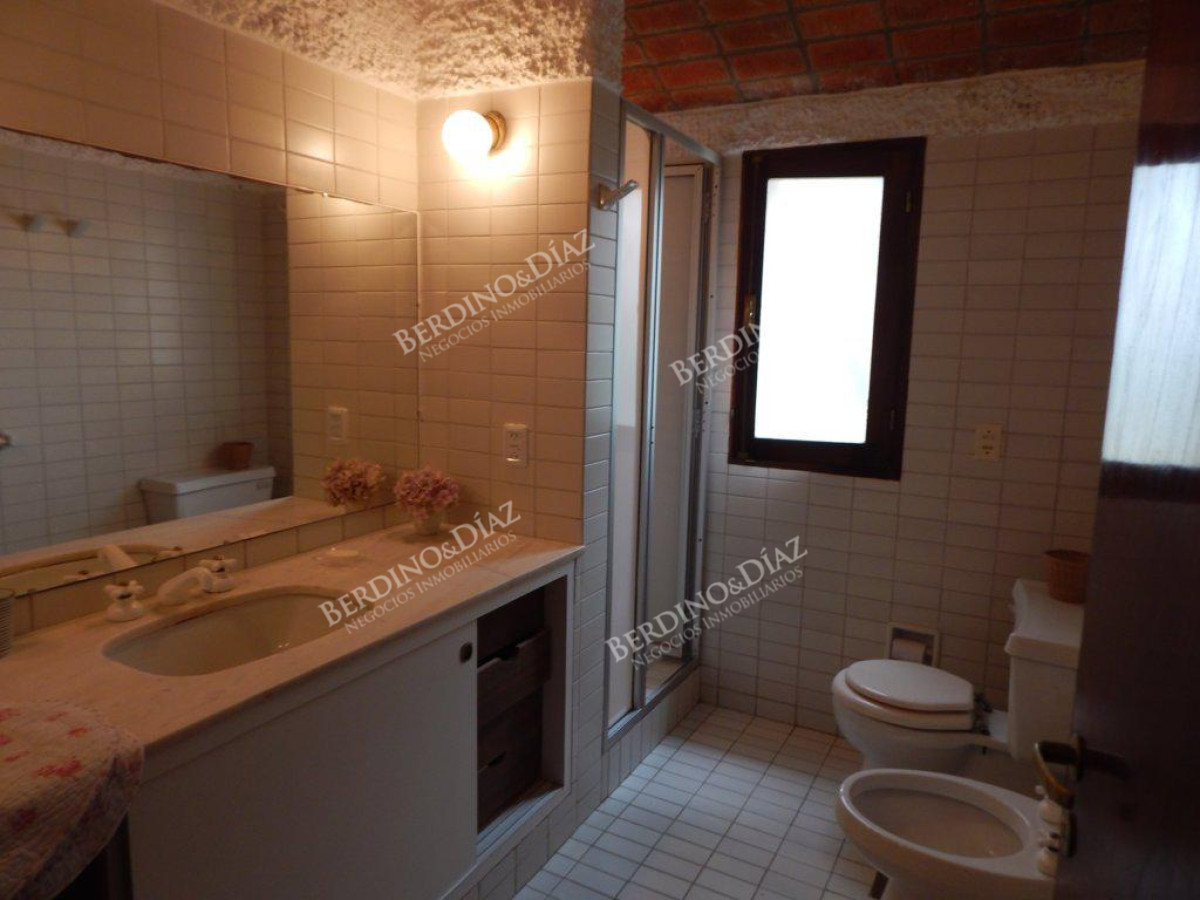 Casa ID.25 -  Casa Estilo Tradicional Ubicada en la Zona mas Exclusiva de Punta del Este