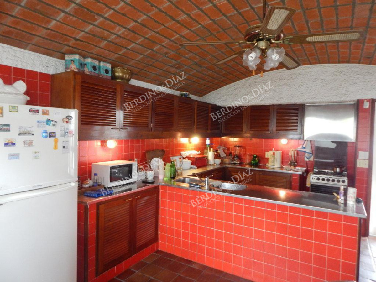 Casa ID.25 -  Casa Estilo Tradicional Ubicada en la Zona mas Exclusiva de Punta del Este