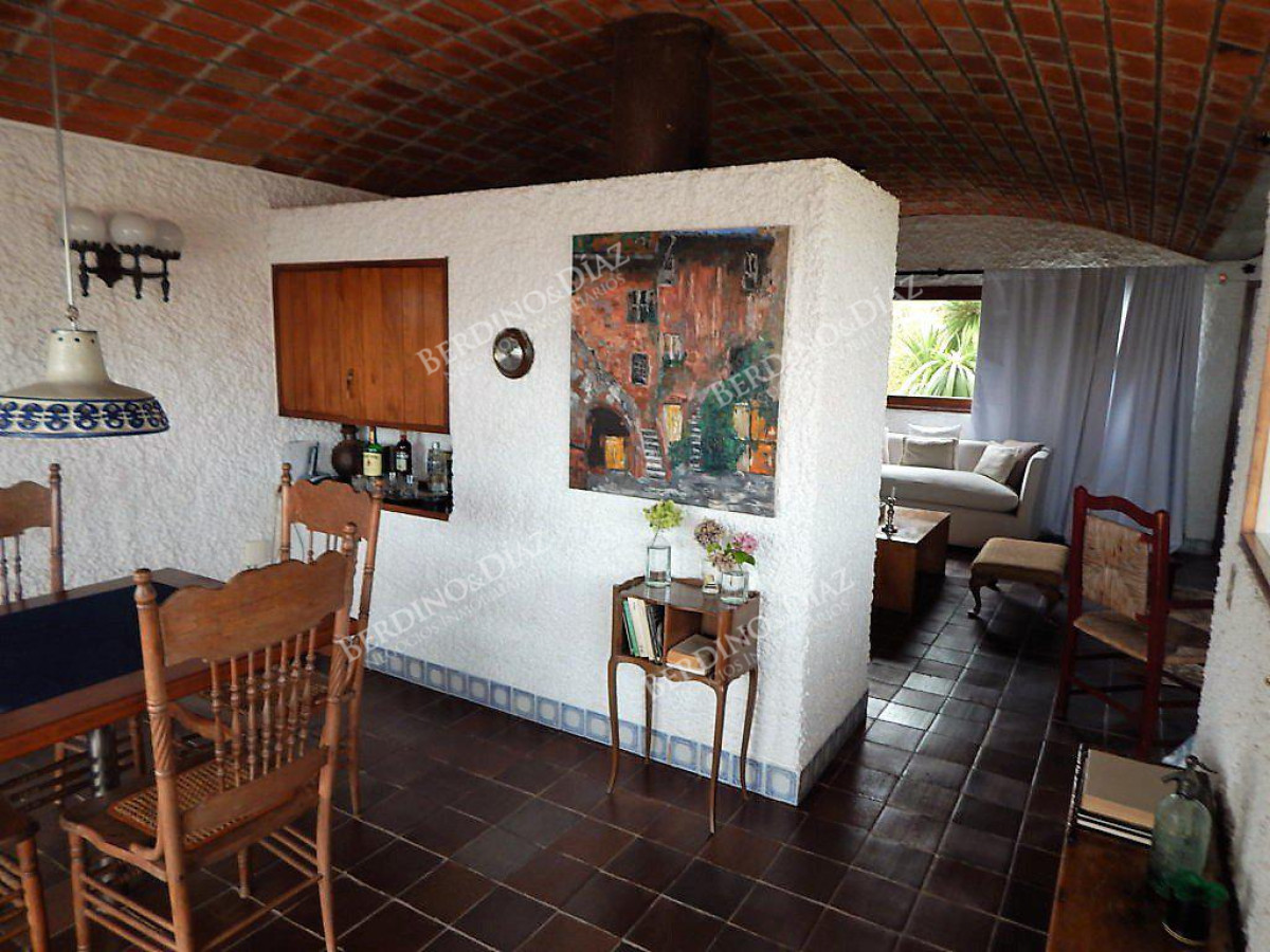 Casa ID.25 -  Casa Estilo Tradicional Ubicada en la Zona mas Exclusiva de Punta del Este