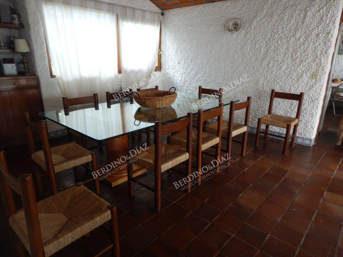 Casa ID.25 -  Casa Estilo Tradicional Ubicada en la Zona mas Exclusiva de Punta del Este