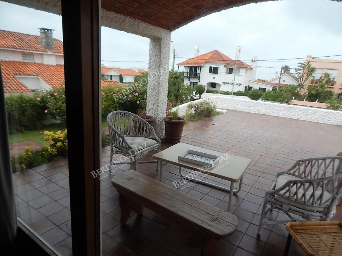 Casa ID.25 -  Casa Estilo Tradicional Ubicada en la Zona mas Exclusiva de Punta del Este