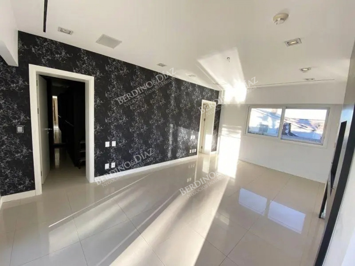 Casa ID.887 - Espectacular Casa Frente al Mar en Punta del Este