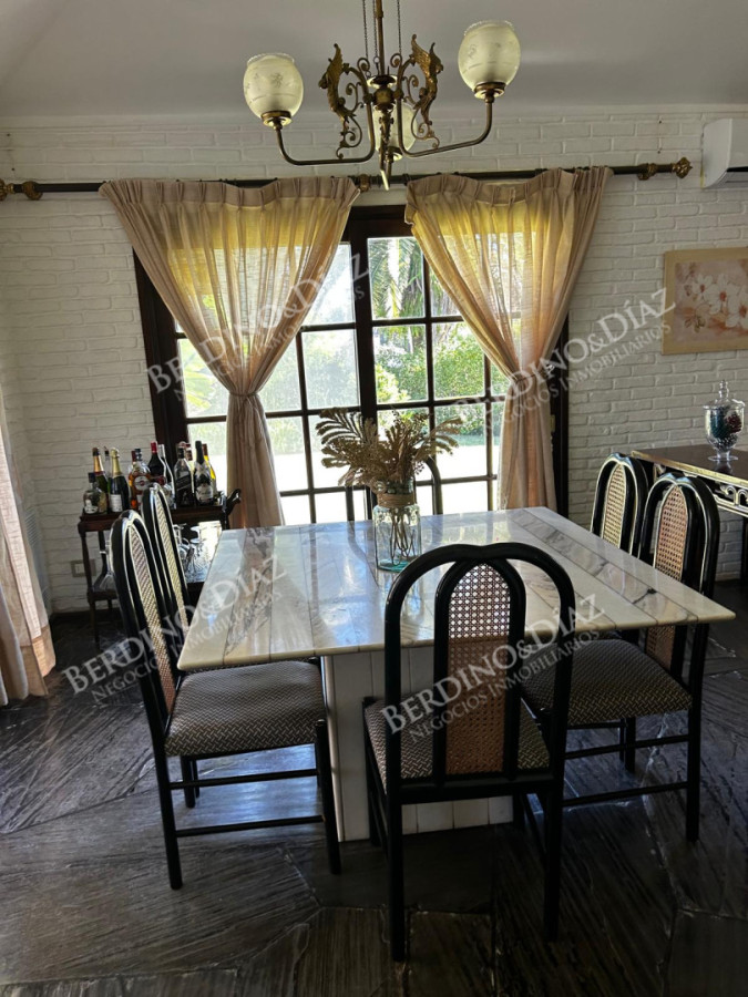 Casa ID.3011 - Hermosa casa en venta en Barrio Lugano Arbolada 