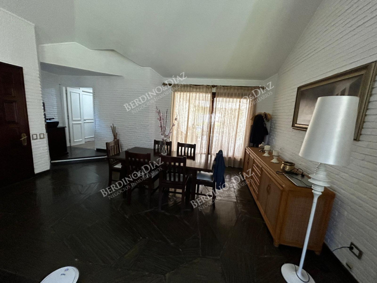 Casa ID.3011 - Hermosa casa en venta en Barrio Lugano Arbolada 