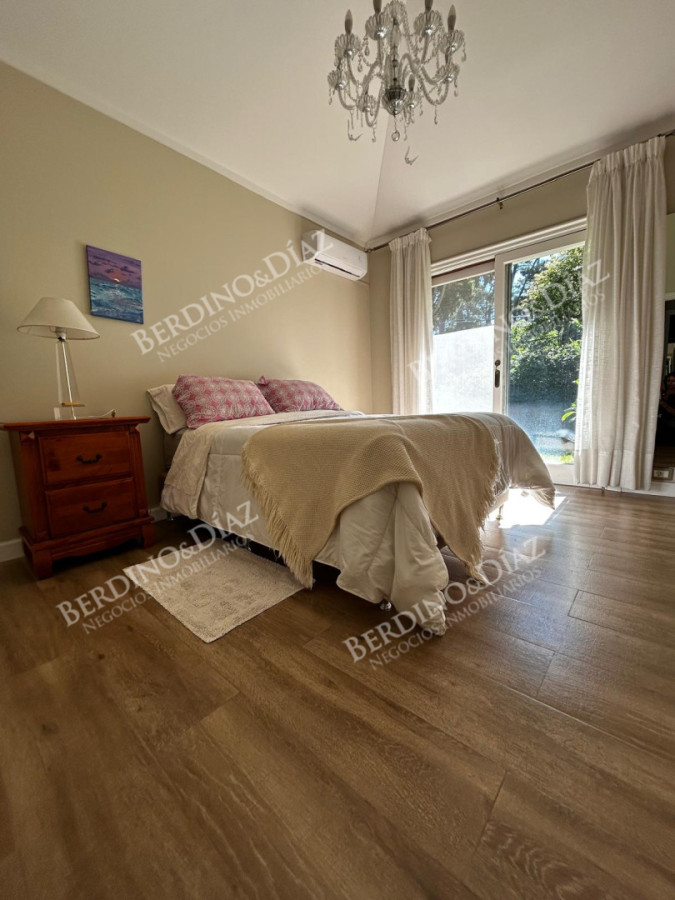 Casa ID.3012 - Casa en alquiler Enero Barrio Lugano Arbolada 