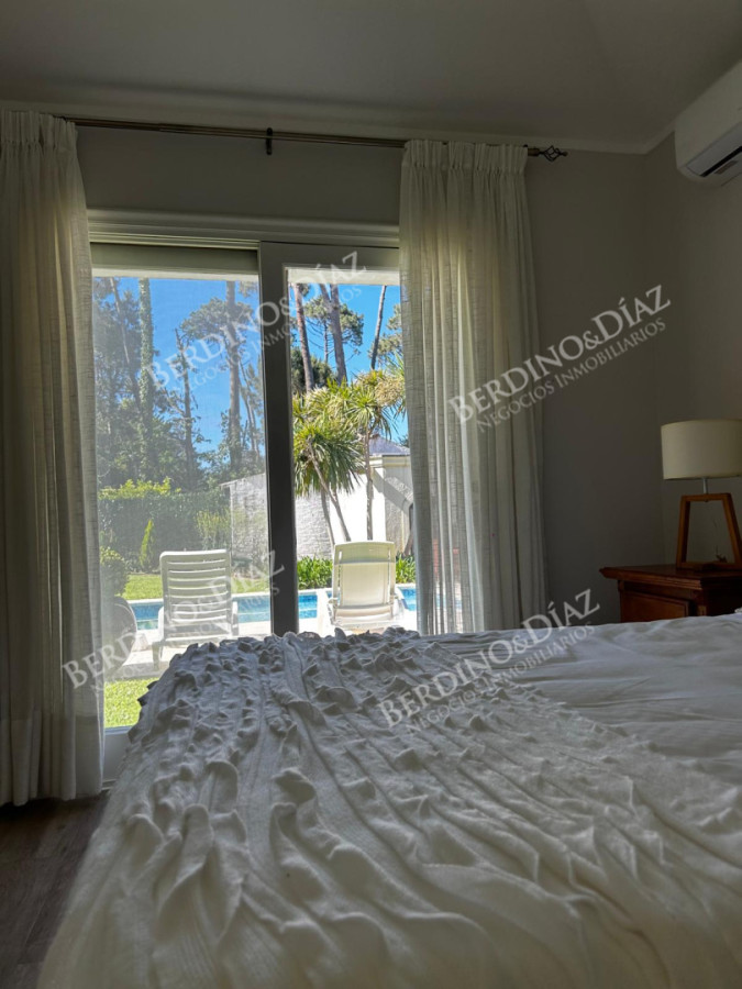 Casa ID.3012 - Casa en alquiler Enero Barrio Lugano Arbolada 