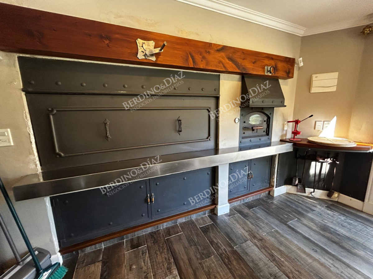 Casa ID.3012 - Casa en alquiler Enero Barrio Lugano Arbolada 