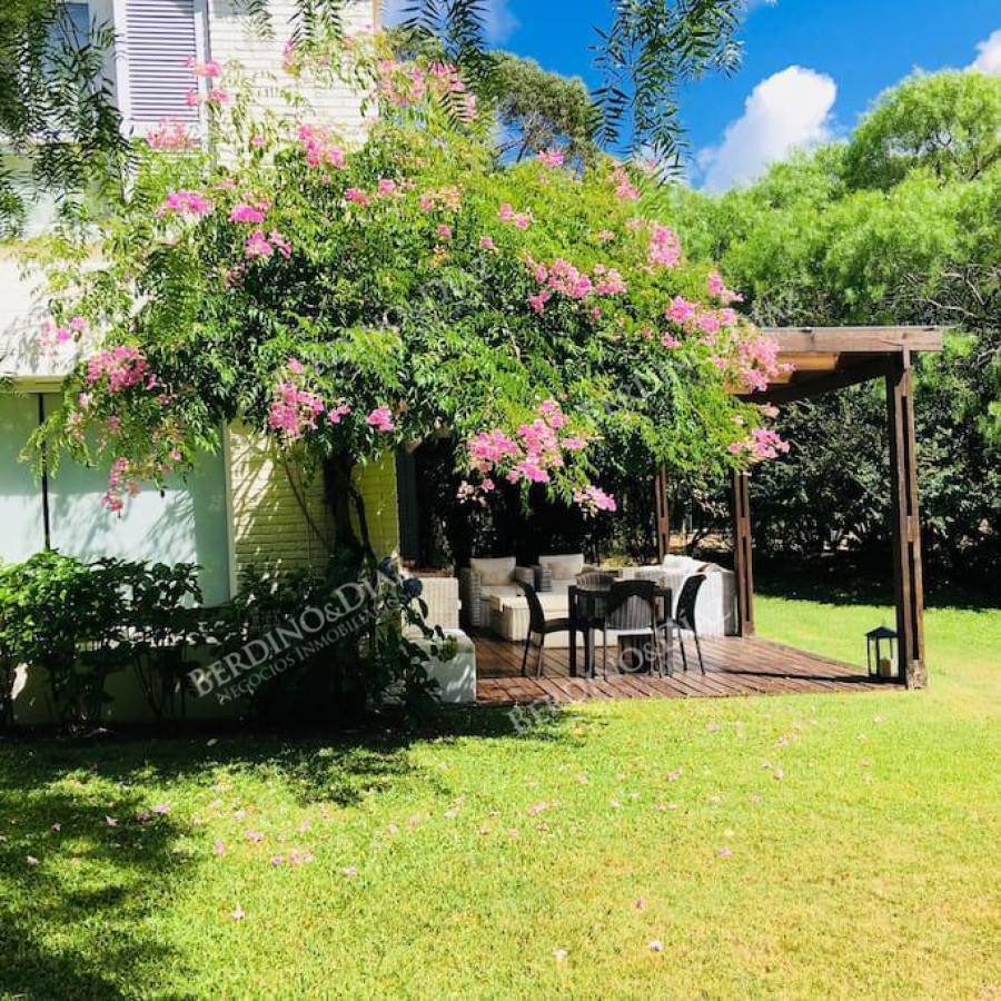 Casa ID.2240 - Hermosa Residencia con estilo propio en venta Golf 