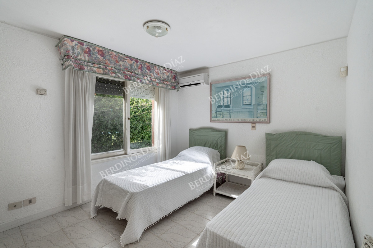 Casa ID.1538 - Importante Casa en venta en barrio San Rafael Punta del Este 